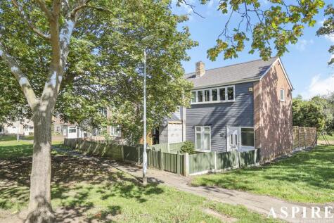 **Parking To The Rear** Mistley Path, Basildon
