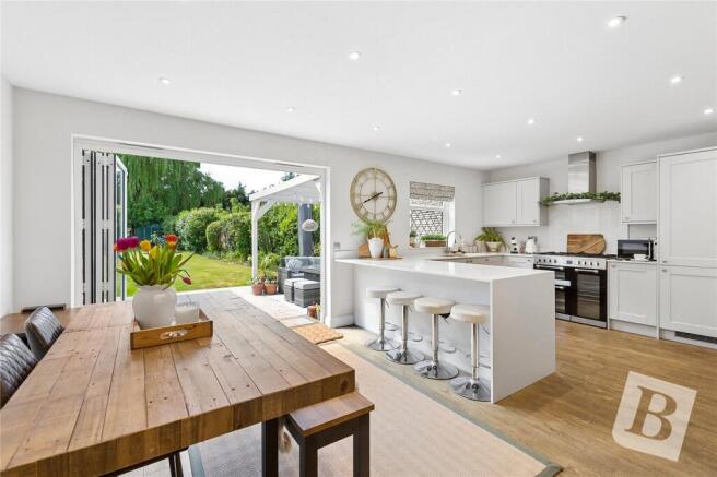 Kitchen / Dining
