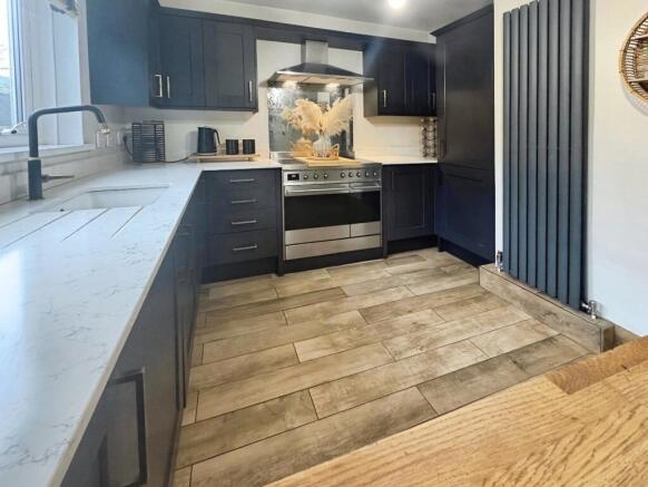 Loundes Road, Unstone, Dronfield, Derbyshire, S18 photo 4