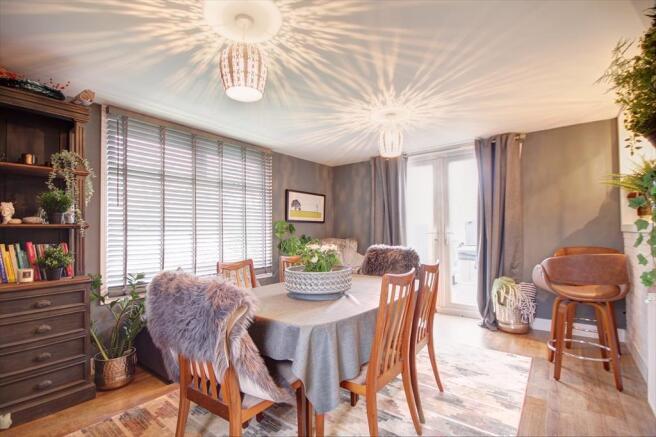 Dining Room 2.jpg