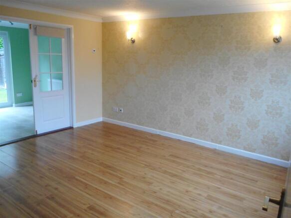 Lounge2.JPG