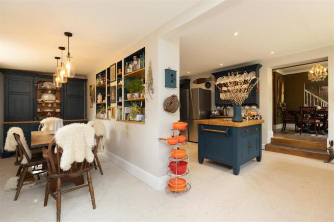 Open plan kitchen/diner