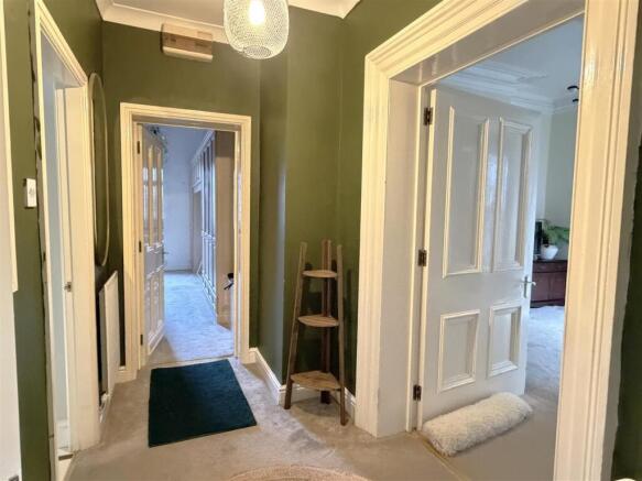 1 bed Flat for sale Image 4