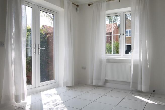 3 bed Detached to rent Image 8