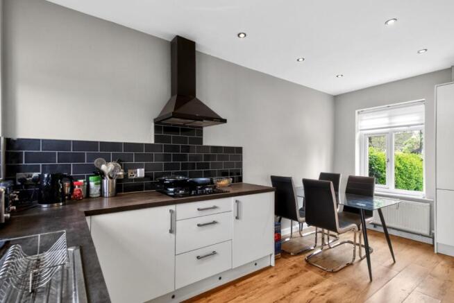 3 bed Terraced for sale Image 6