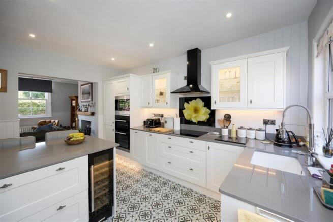 3 bed Detached for sale Image 4