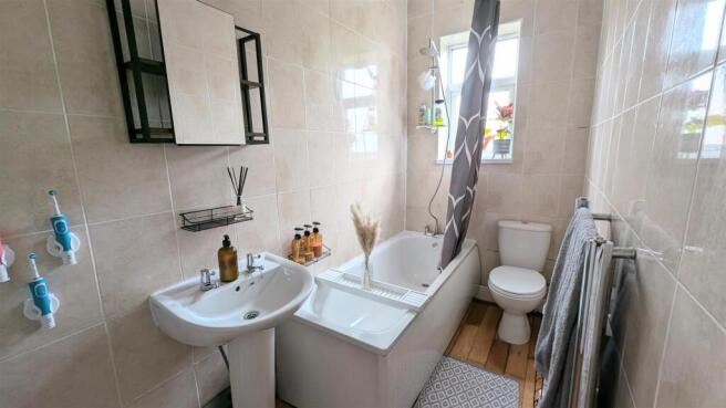 3 bed End of Terrace to rent Image 8
