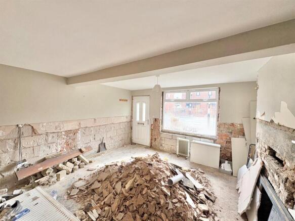 Kitchen 2.jpg