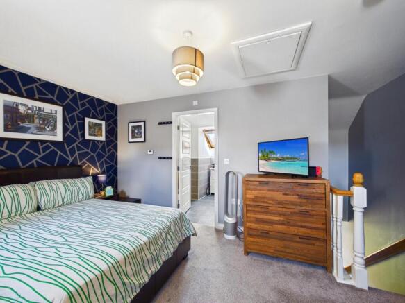 3 bed Semi-Detached for sale Image 7