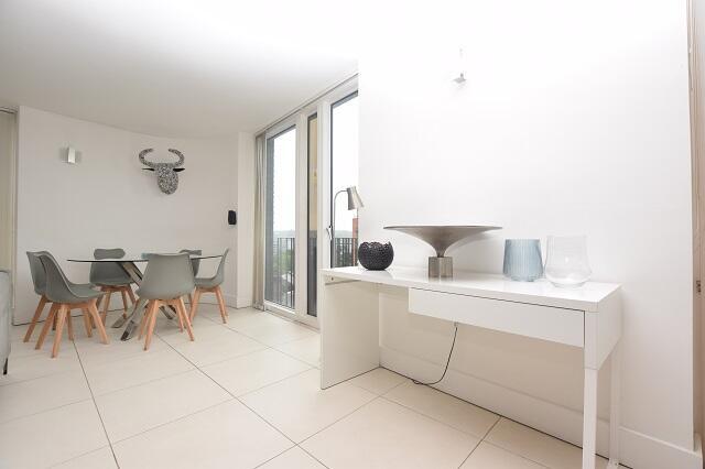 2 bed Apartment to rent Image 11