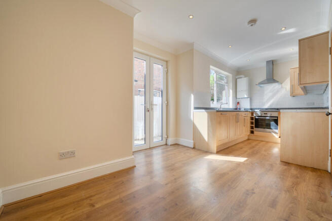 1439183-10-69d508...