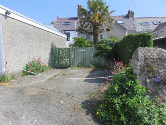 Photo 10
