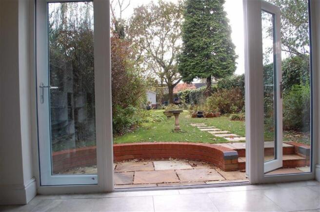 GARDEN ROOM