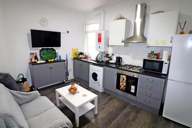 Modern open plan kitchen and living space...