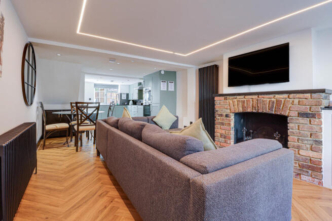 Lounge/Dining/Kitchen