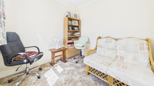 Manor Court, Bourne photo 4