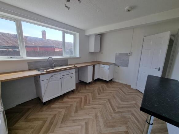 3 bed Terraced to rent Image 3
