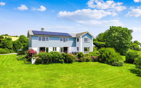 Curlew Drive, Kingsbridge, Devon