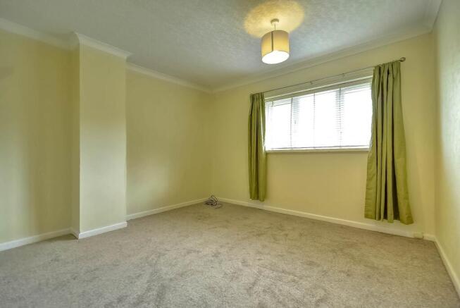 3 bed Terraced to rent Image 6