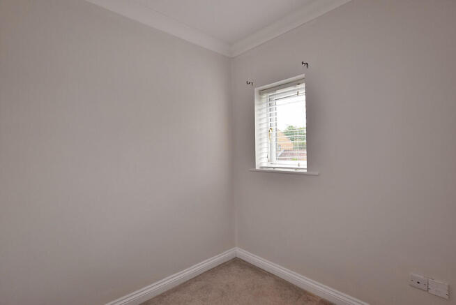 3 bed Terraced for sale Image 12