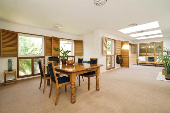 4 bed Detached for sale Image 4