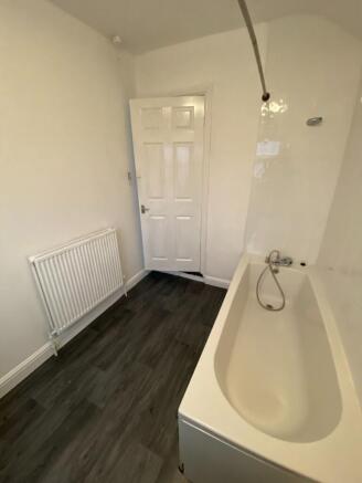 2 bed Terraced to rent Image 10