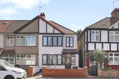 Horns Road, Ilford, IG6