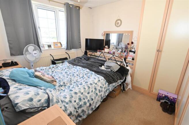 2 bed Semi-Detached Bungalow for sale Image 9