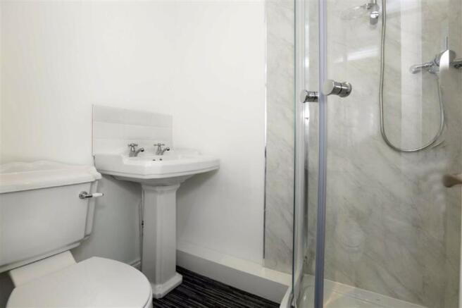 EN-SUITE SHOWER ROOM