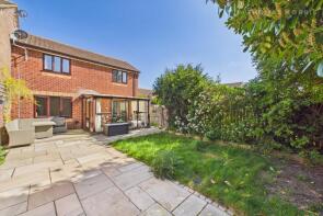 6, Hall Court, Cambridge CB24 4TG