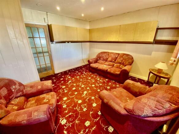 DINING ROOM/SITTING ROOM