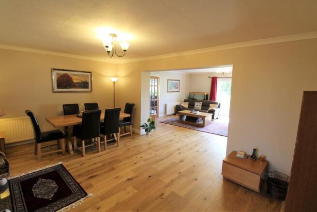Lounge/Dining Room