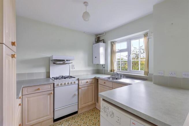 3 bed Town House for sale Image 4