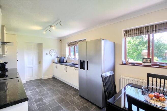 3 bed Detached for sale Image 8