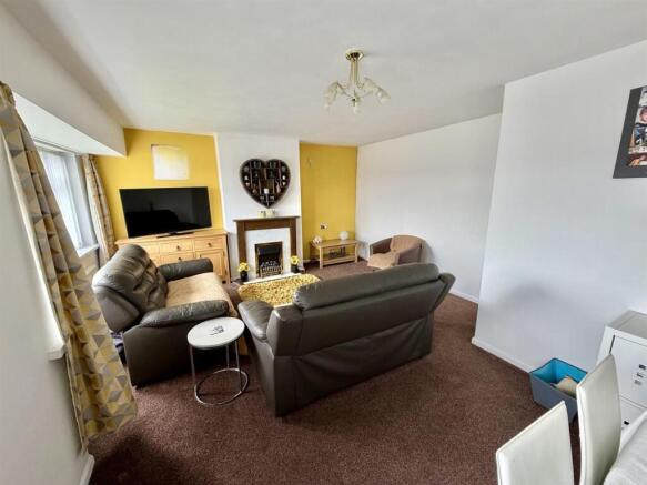 2 bed Apartment for sale Image 8