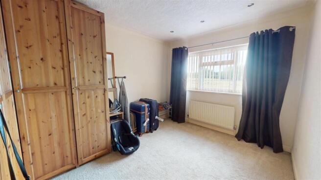4 bed Detached for sale Image 10