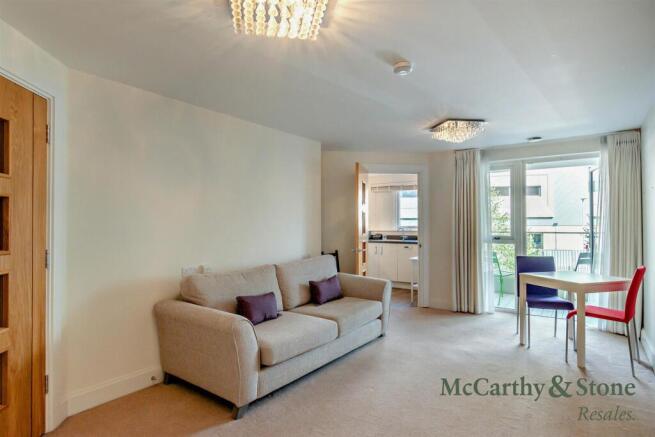8703129-interior08-800.jpg