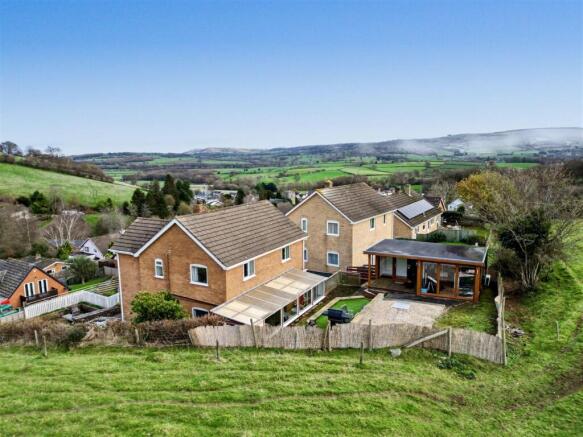 dji_fly_20251128_011034_626_1764249202024_photo.JP