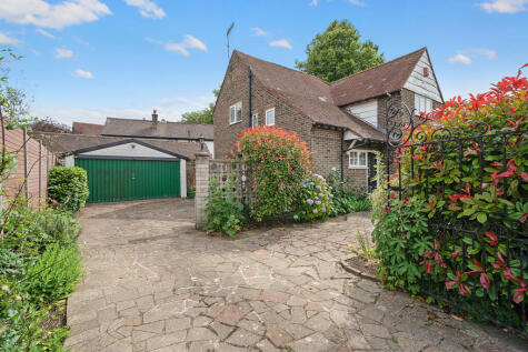 Balcombe Gardens, Horley, Surrey, RH6