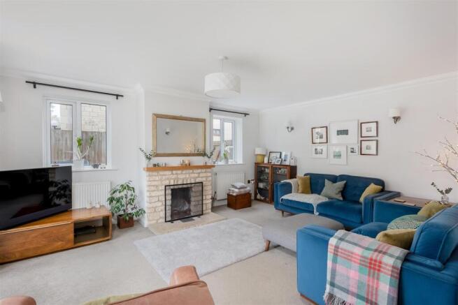 17b The Spinneys 2083-2.jpg