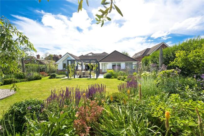 Rear Exterior/Garden