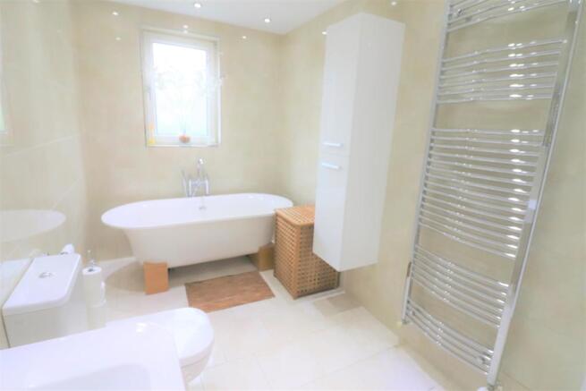 MODERN BATHROOM