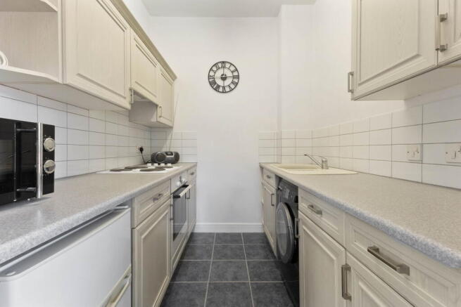 2 bed Flat for sale Image 6