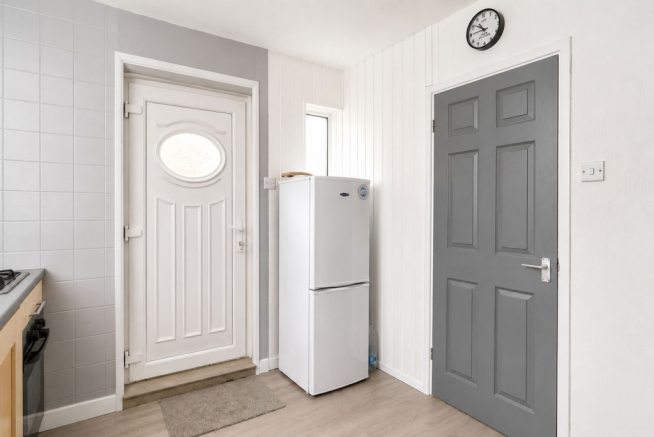 3 bed Semi-Detached for sale Image 9