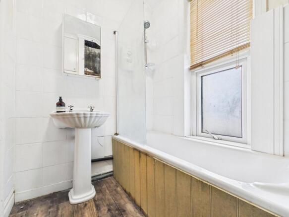 1 bed House Share to rent Image 5