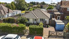 2a, Elm Park, Worthing BN12 5RW