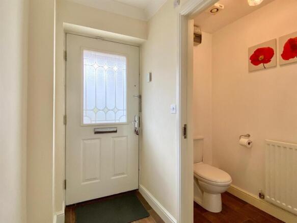 4 bed Town House to rent Image 10
