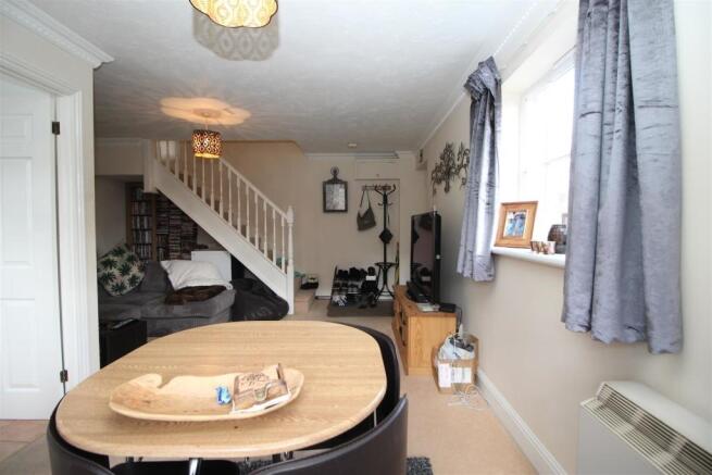 Living room 2.JPG