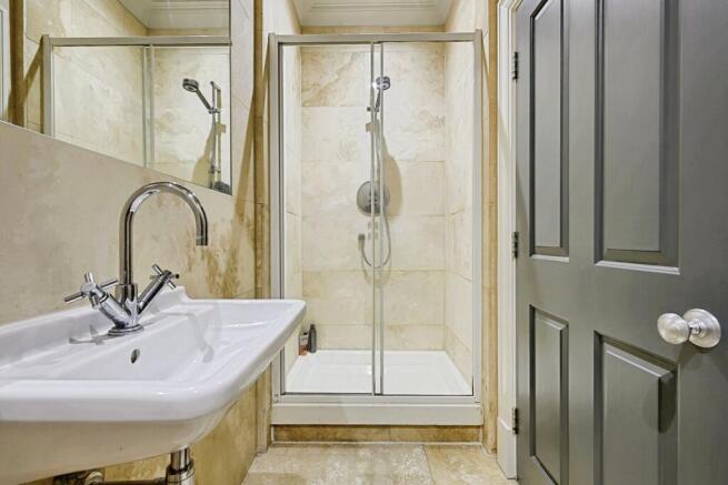 2 bed Apartment for sale Image 12