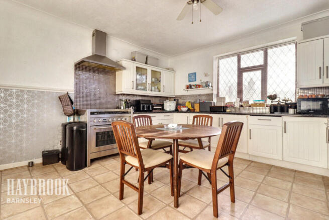 2 bed Detached Bungalow for sale Image 7